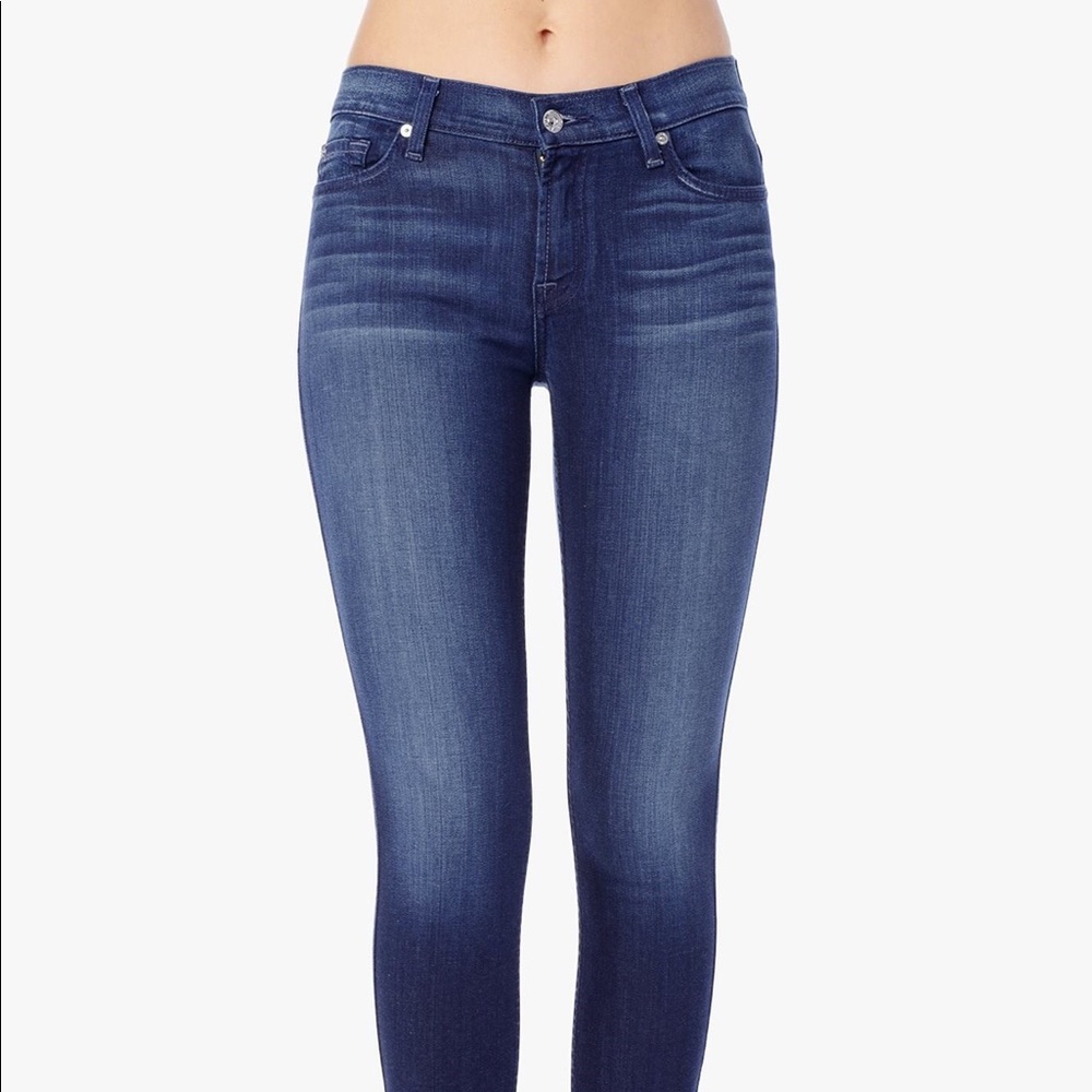 EUC SIZE 28.... 7 for all mankind Roxanne
